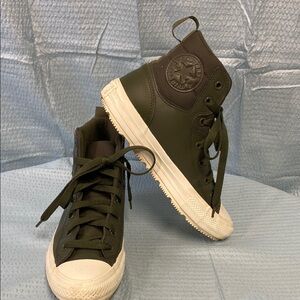 Converse women’s 8 men’s 6 Army Green and White‎ High-Top Sneakers leather feel